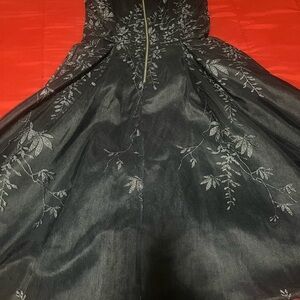 Navy Blue Dress Size: 4 ( fits like medium ) like new !